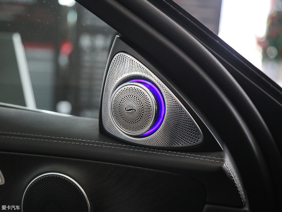 2018YE E 300L \ӺA