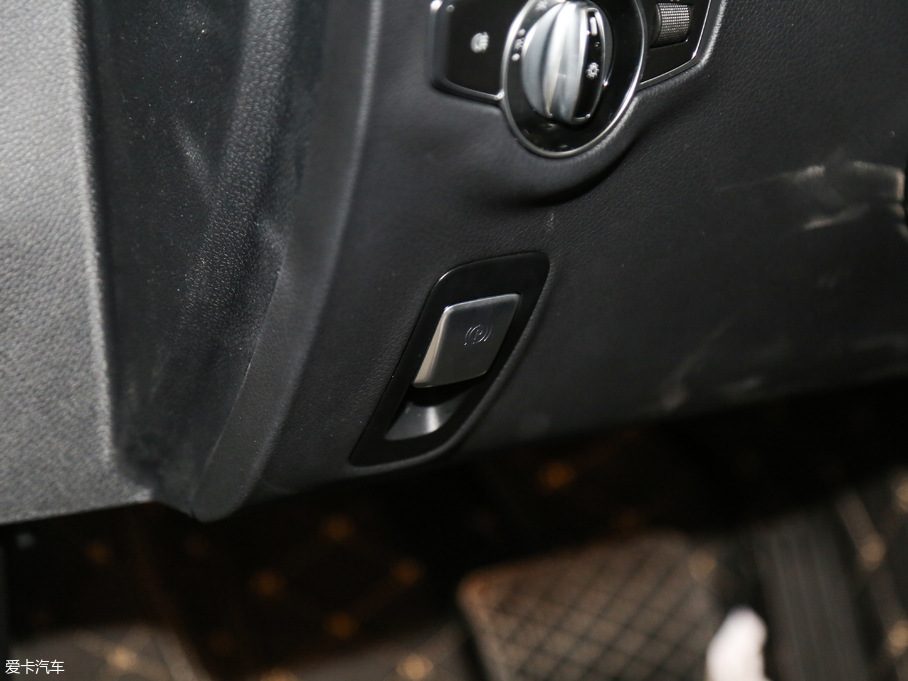 2018��YE�� E 300L �\(y��n)��(d��ng)���A��