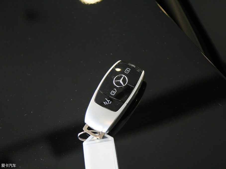 2018YE E 300L \ӺA