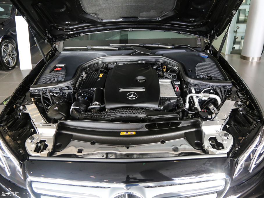 2018YE E 300L \ӺA