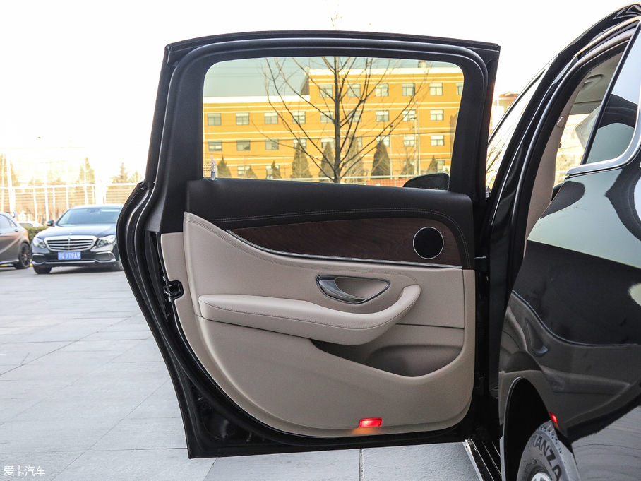 2018��YE�� E 200L