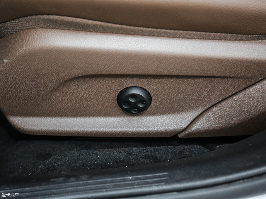 2018YE E 200L 4MATIC \