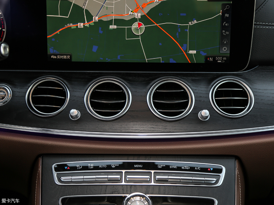 2018��YE�� E 200L 4MATIC �\����