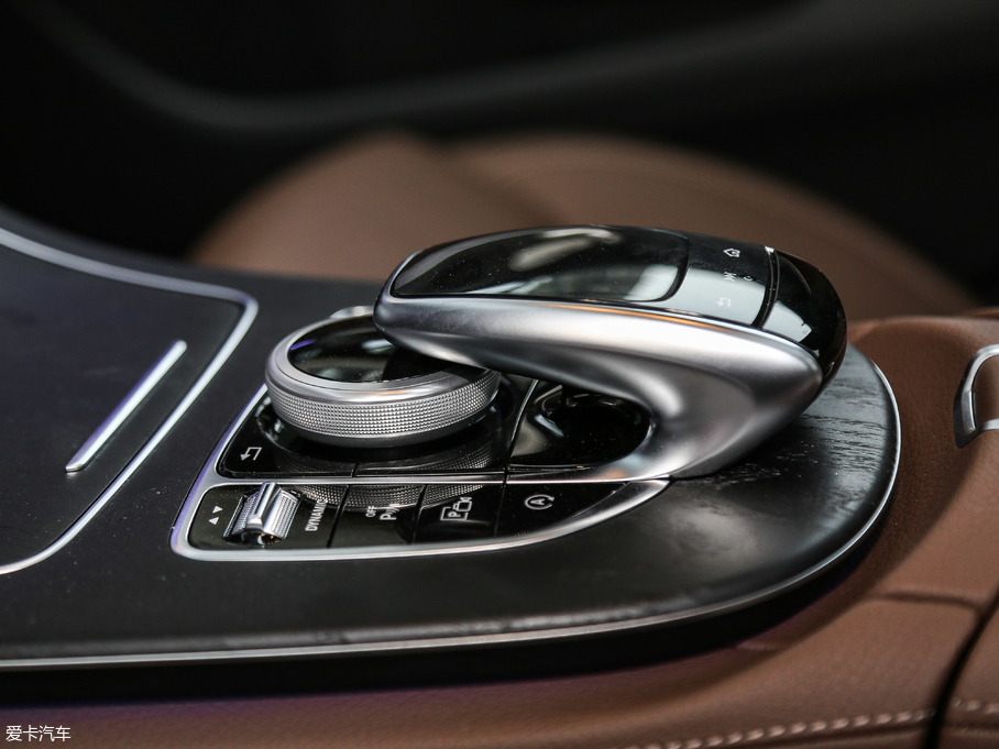 2018��YE�� E 200L 4MATIC �\����