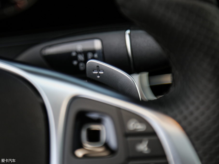 2018��YE�� E 200L 4MATIC �\����