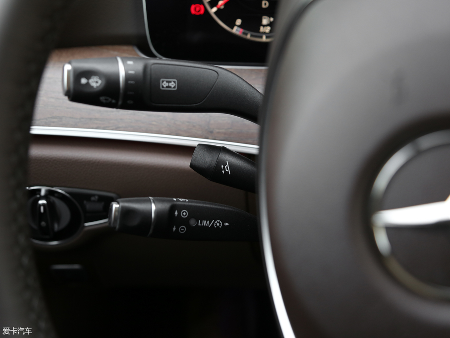 2018YE(j) E 300L A