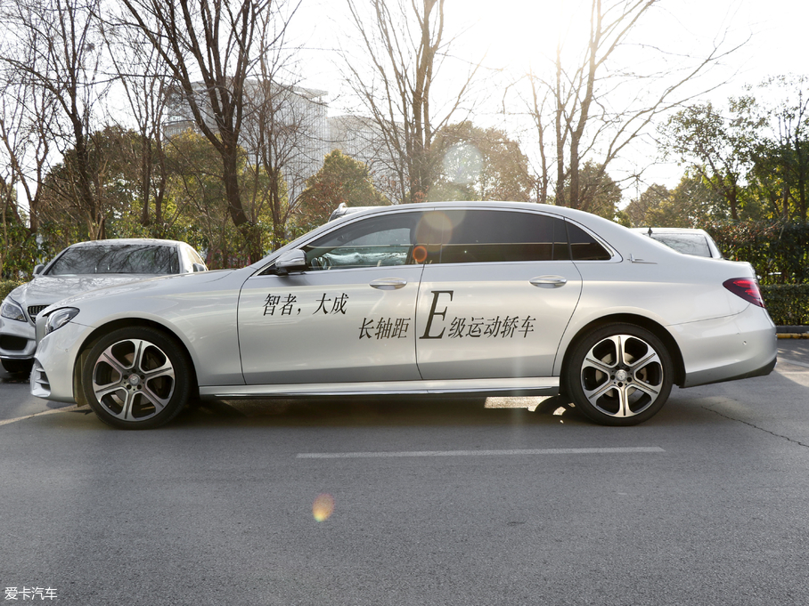 2018YE E 300L \ӺA