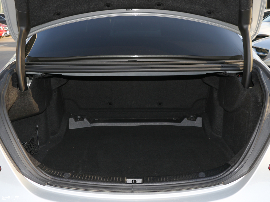 2018YE(j) E 300L \(yn)(dng)A