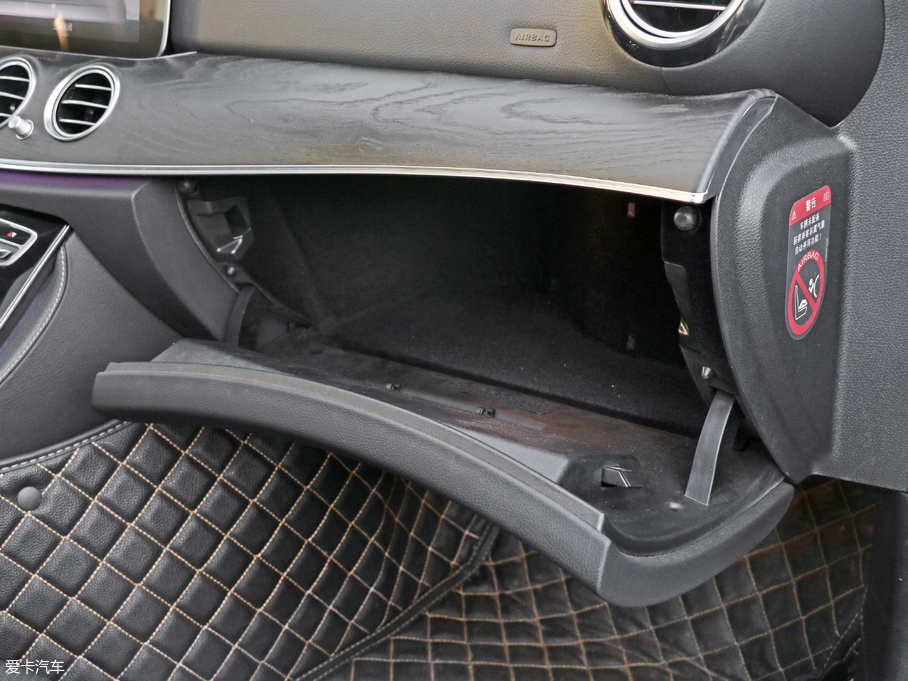 2018YE E 300L \ӺA