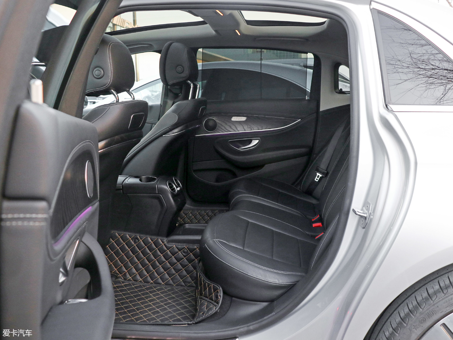 2018YE E 300L \ӺA