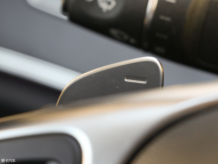 2018YE E 300L \ӺA