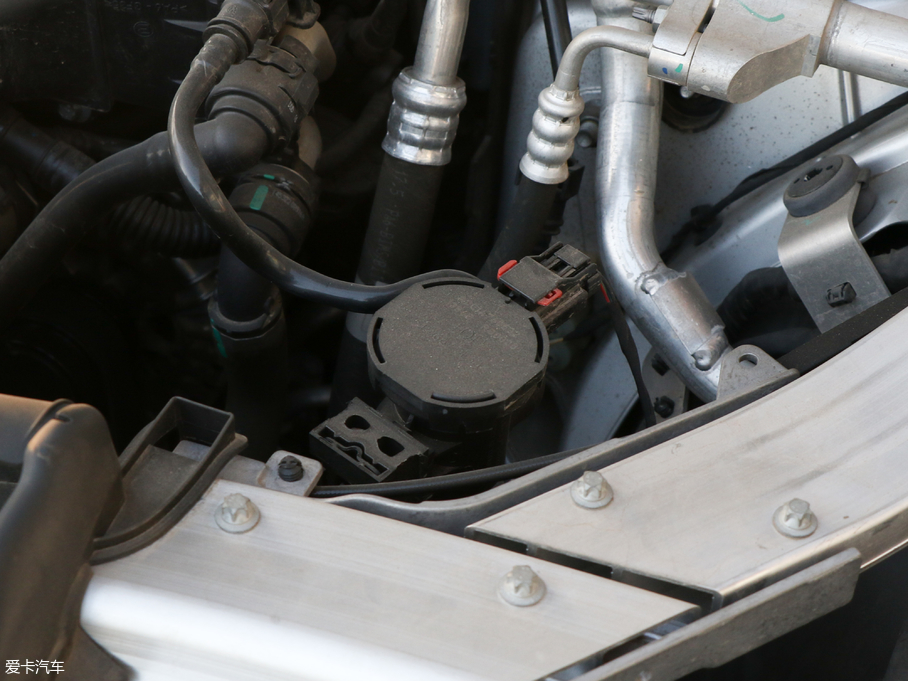 2018YE E 300L \ӺA