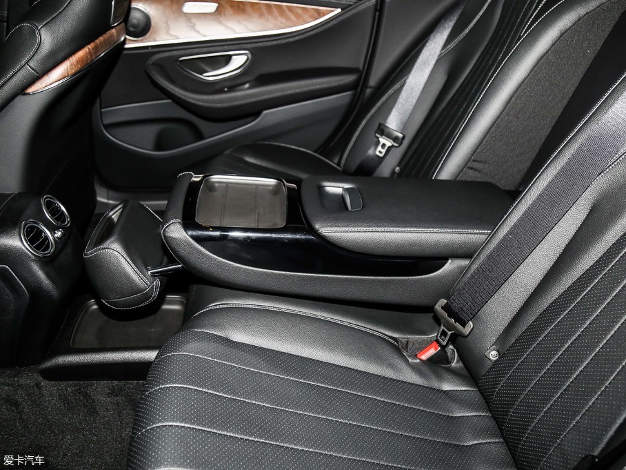 2018��YE�� E 300L �r����