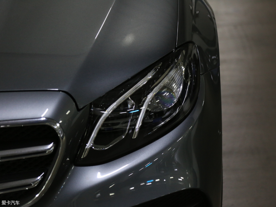 2018YE E 300 \(yn)