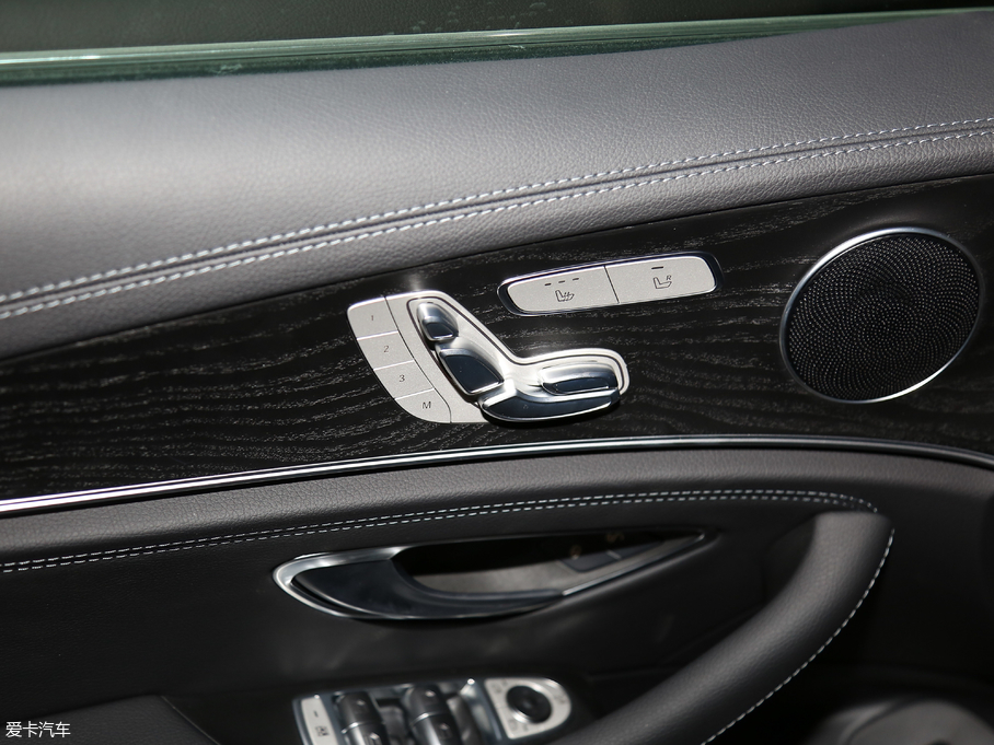 2018YE(j) E 300L \(yn)(dng)r(sh)