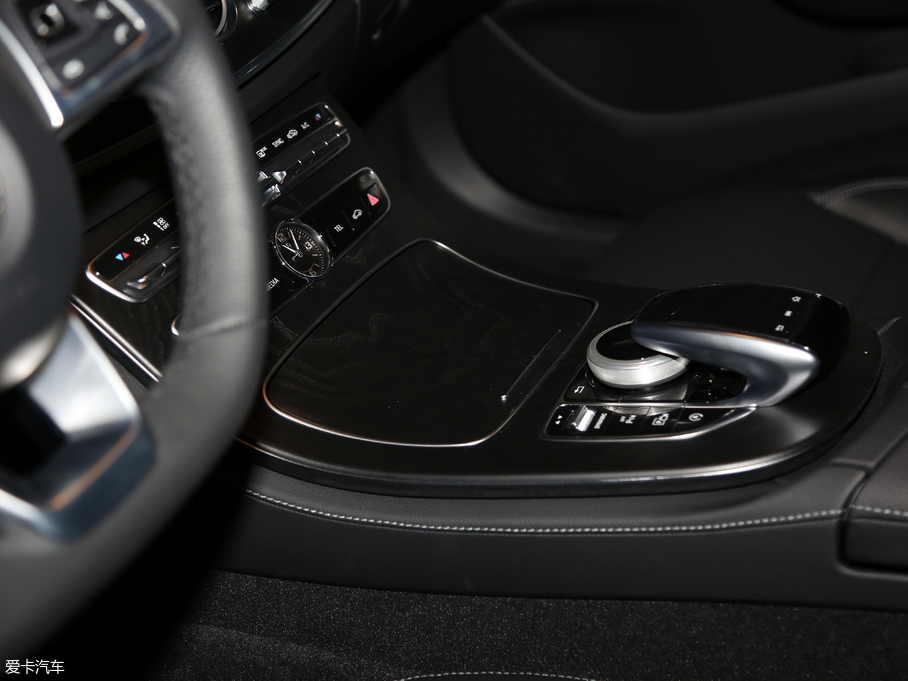 2018��YE�� E 300L �\�ӕr����