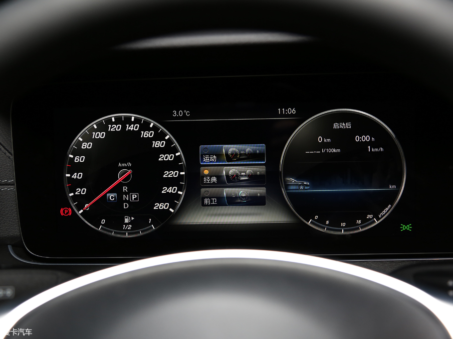 2018��YE�� E 300L �\�ӕr����