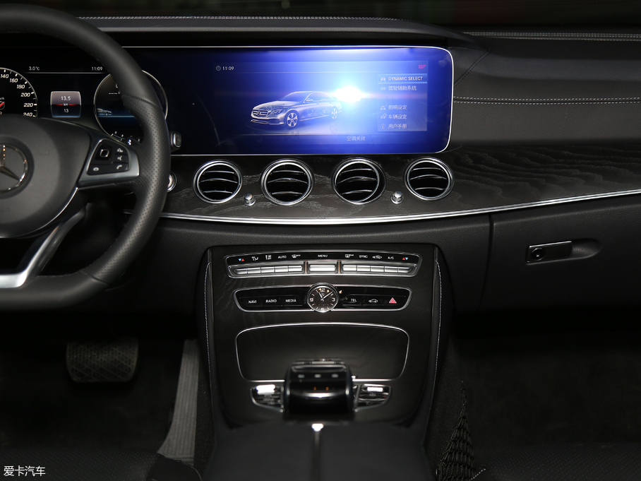 2018��YE�� E 300L �\�ӕr����