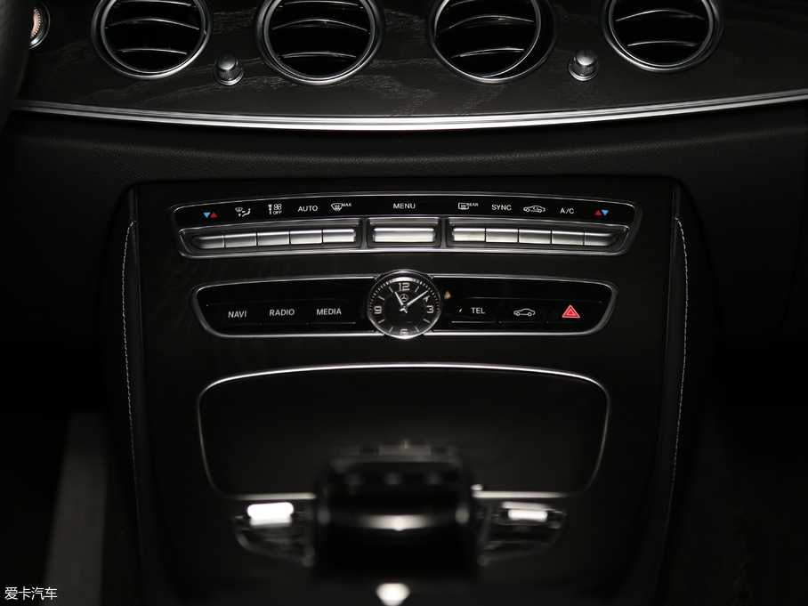 2018��YE��(j��) E 300L �\(y��n)��(d��ng)�r(sh��)����