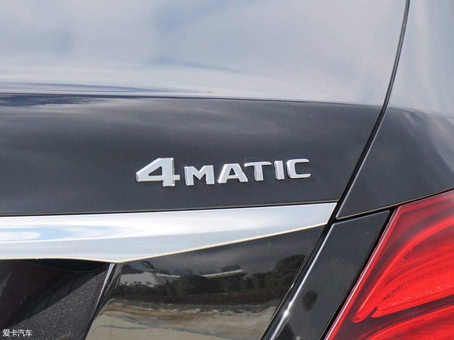 2018��YE�� E 200L 4MATIC �\����