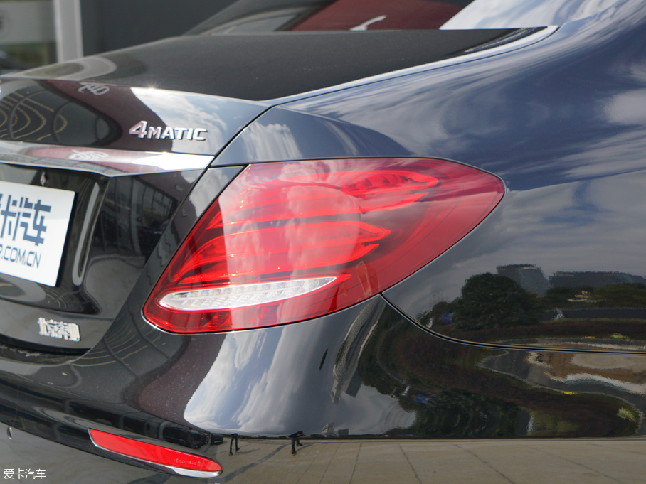 2018��YE�� E 200L 4MATIC �\����