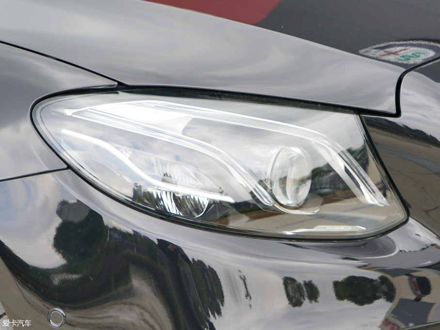 2018��YE�� E 200L 4MATIC �\����