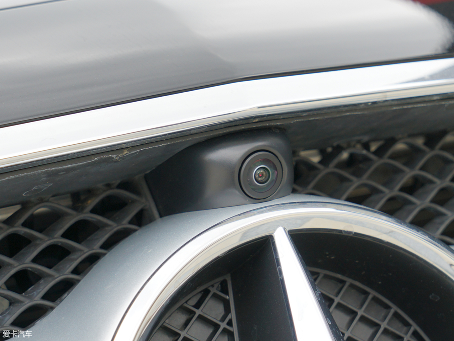 2018��YE�� E 200L 4MATIC �\(y��n)����