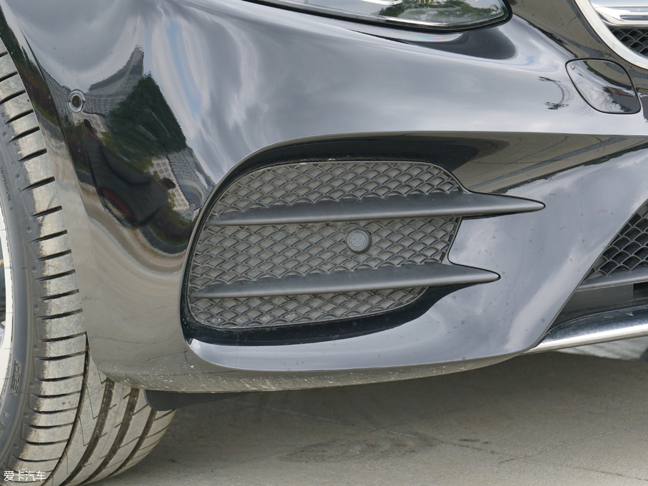 2018��YE�� E 200L 4MATIC �\����