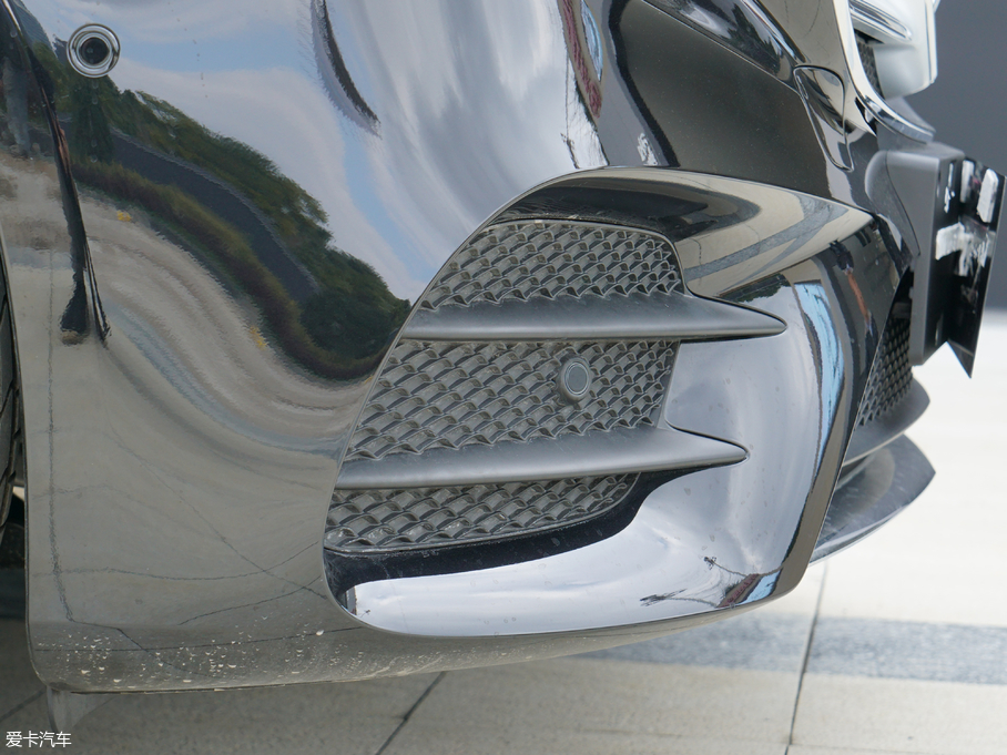 2018��YE�� E 200L 4MATIC �\����