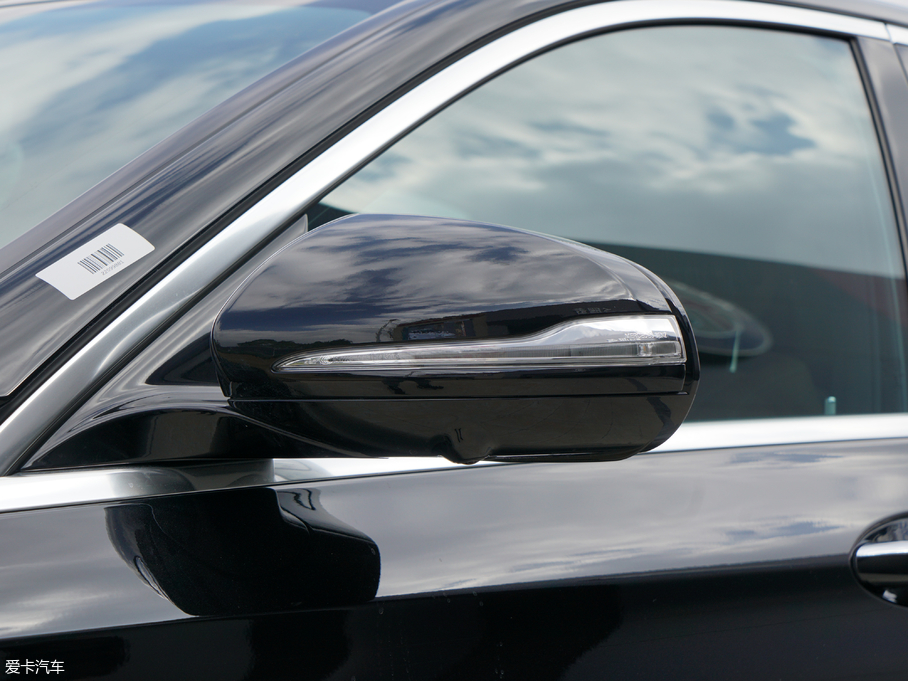 2018��YE�� E 200L 4MATIC �\����