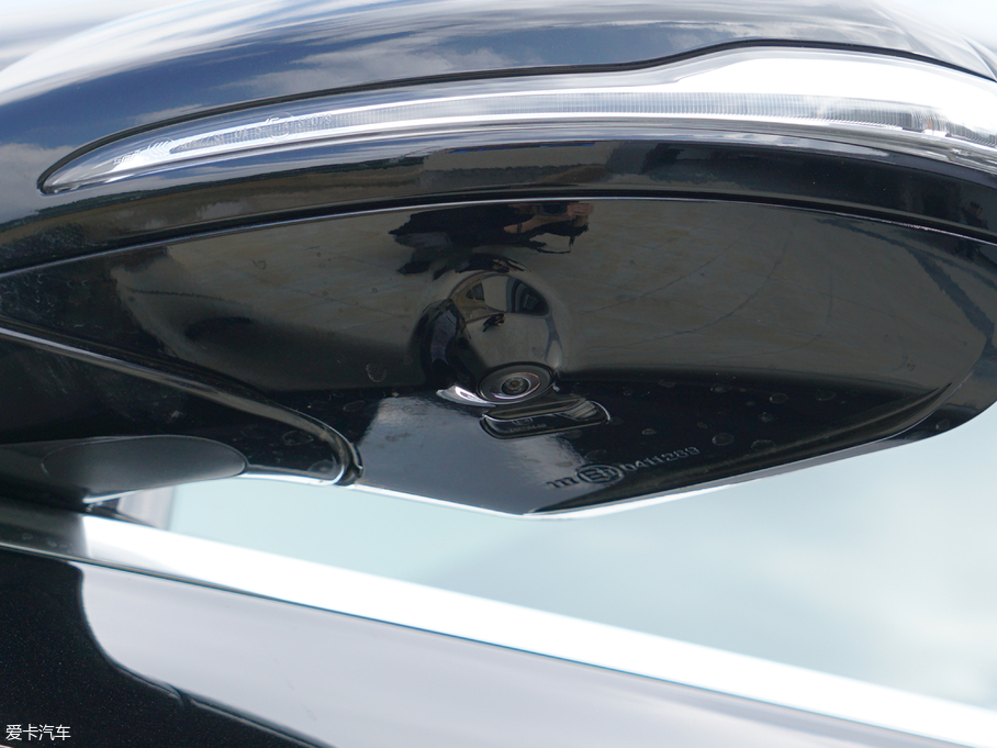 2018��YE�� E 200L 4MATIC �\����