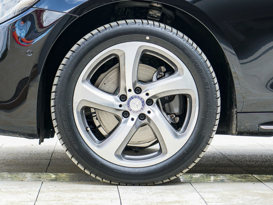 2018��YE�� E 200L 4MATIC �\����