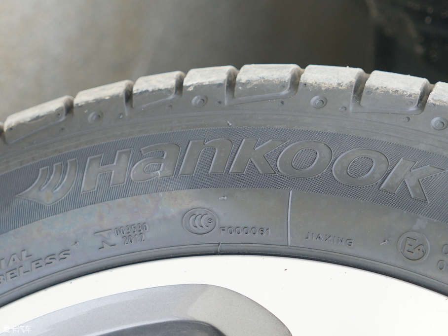 2018��YE�� E 200L 4MATIC �\����