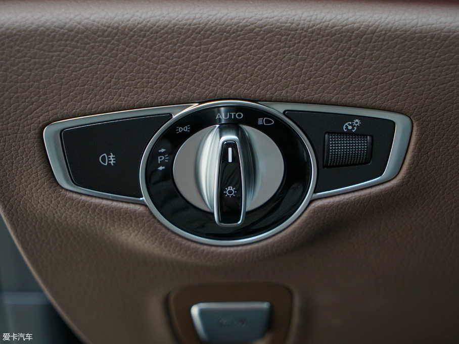 2018YE E 200L 4MATIC \