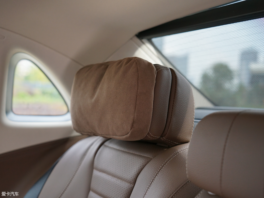 2018��YE�� E 200L 4MATIC �\����