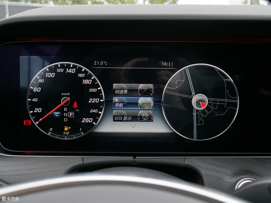 2018��YE�� E 200L 4MATIC �\����