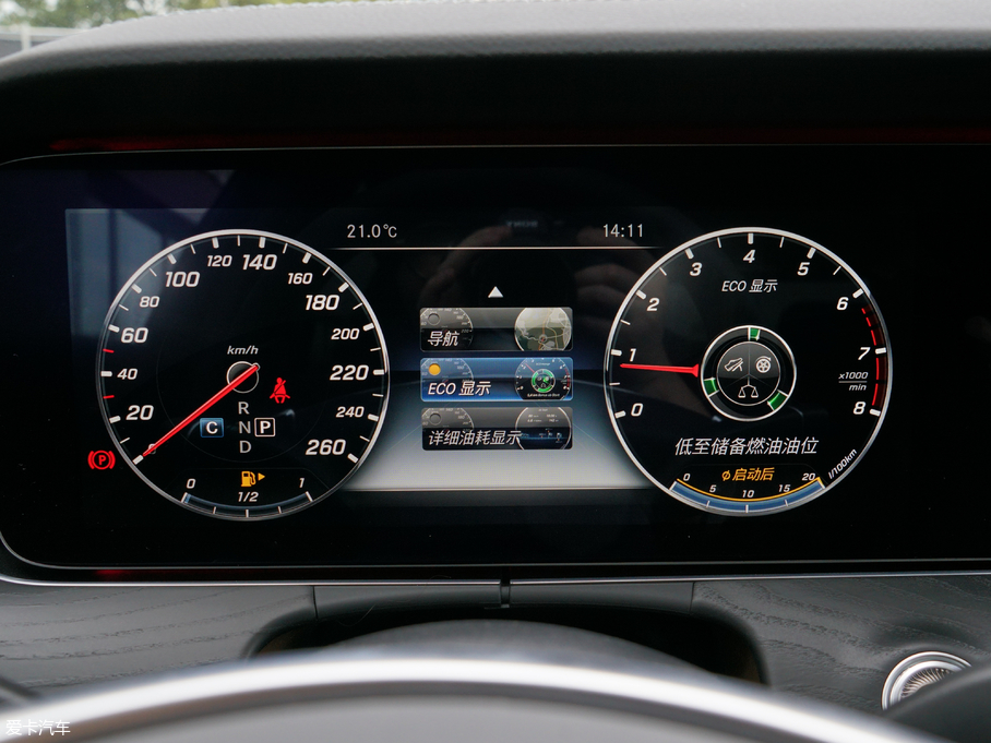 2018��YE�� E 200L 4MATIC �\����