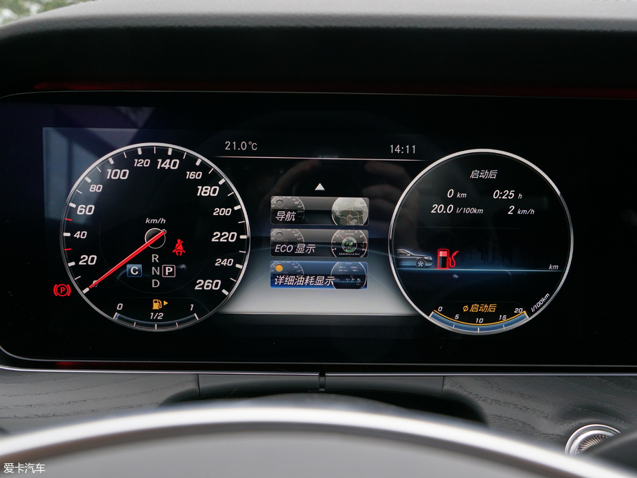 2018��YE�� E 200L 4MATIC �\����