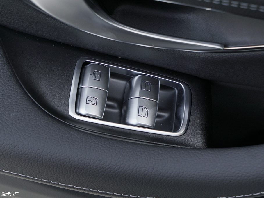 2018��YE�� E 300L �r����