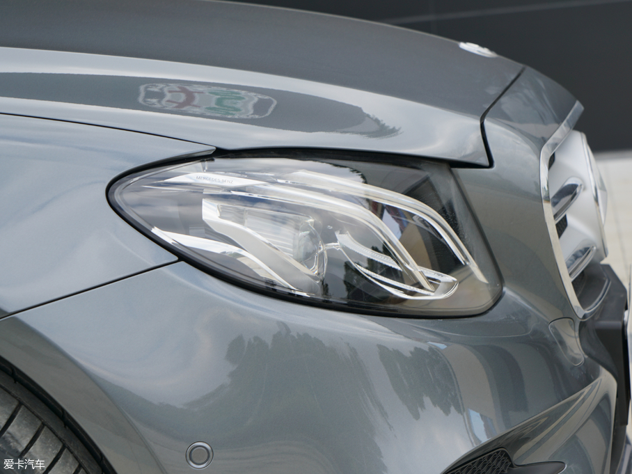 2018YE E 300L \ӕr