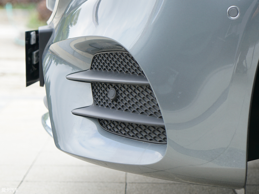 2018YE E 300L \ӕr