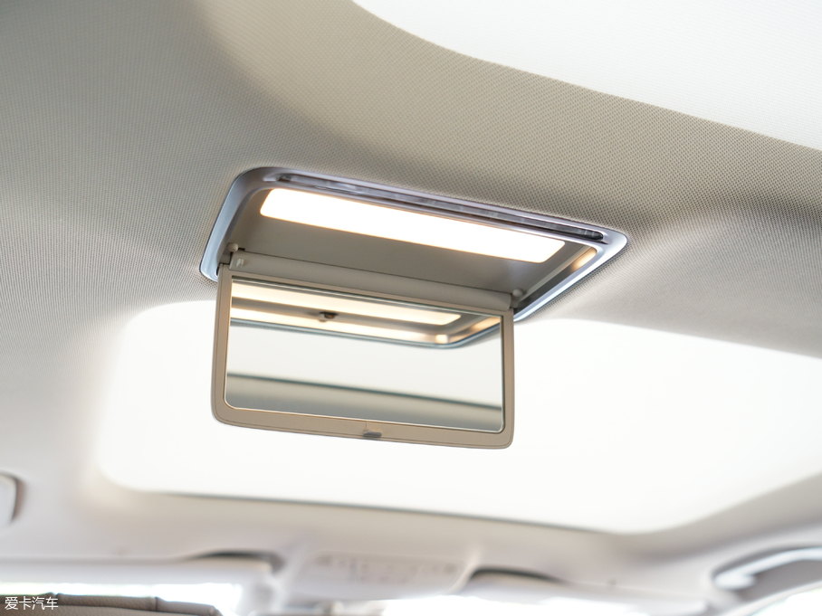 2018YE E 300L \ӕr