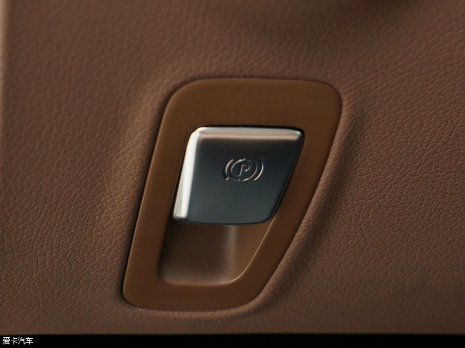 2018��YE�� E 300L �\�ӕr����