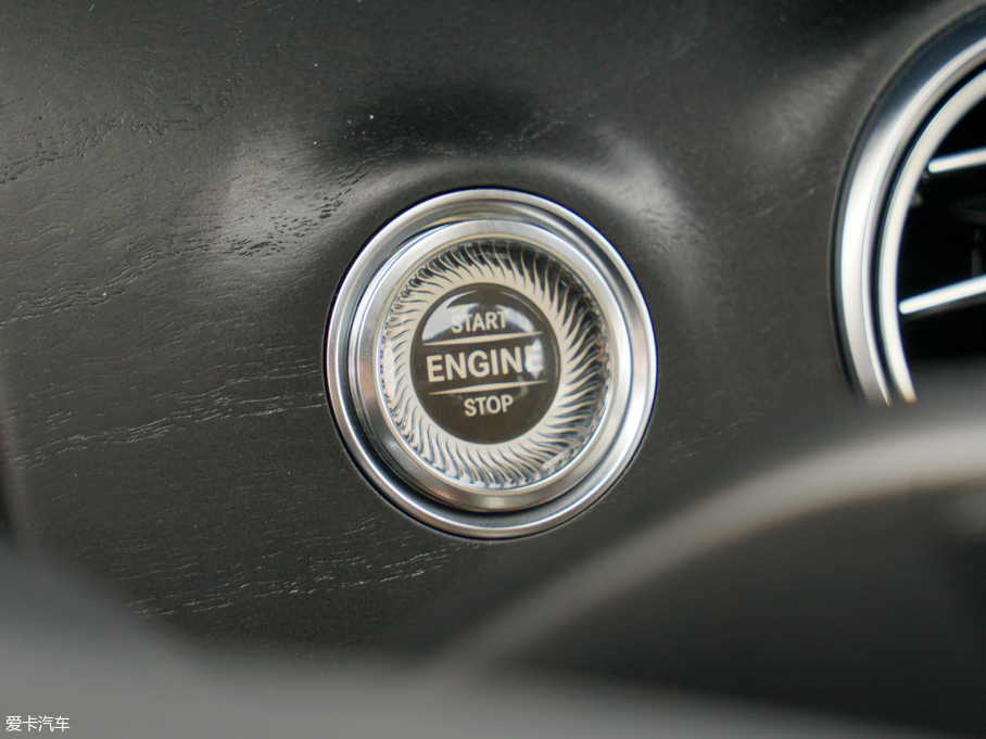 2018YE(j) E 300L \(yn)(dng)r(sh)