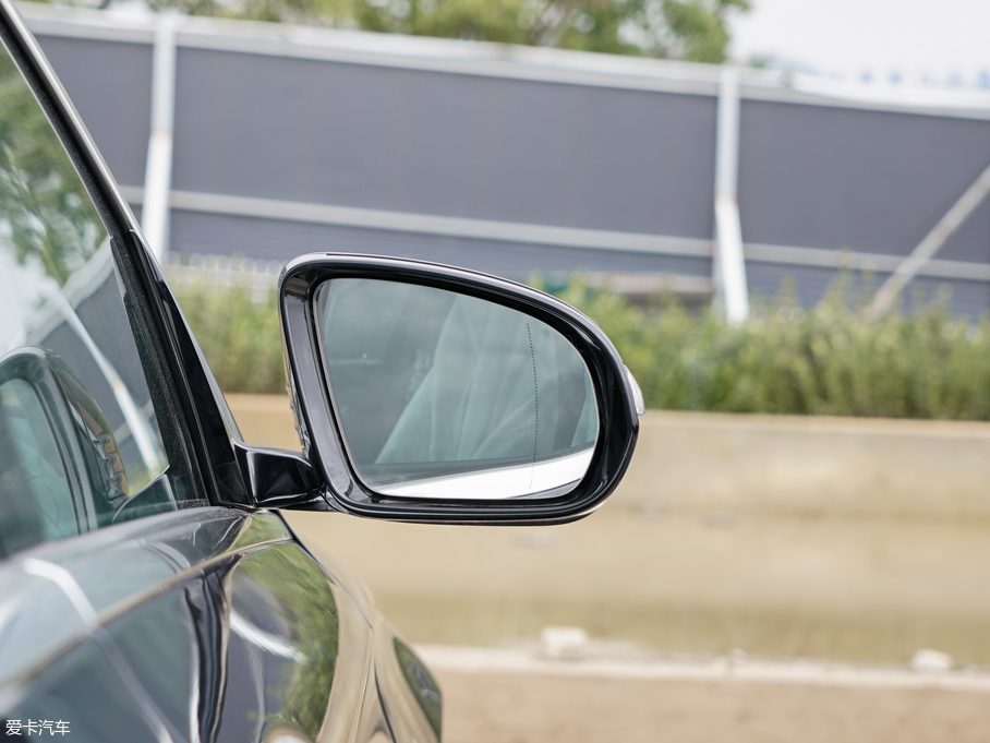 2018��YE�� E 200L 4MATIC