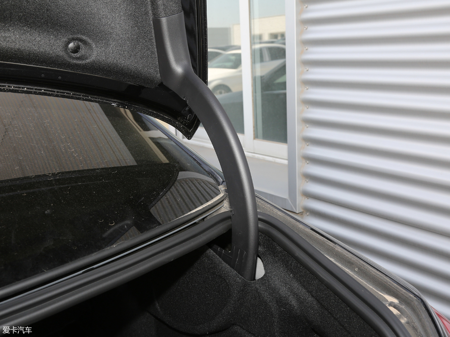 2018YE Ŀ E 200 L