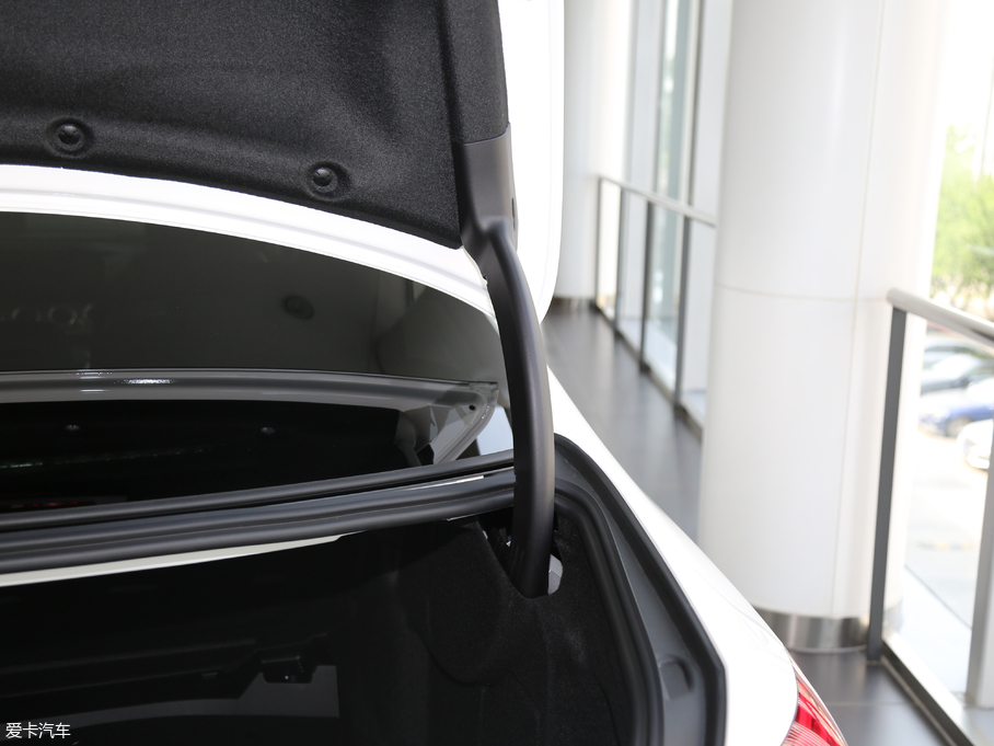 2018YE Ŀ E 200 L