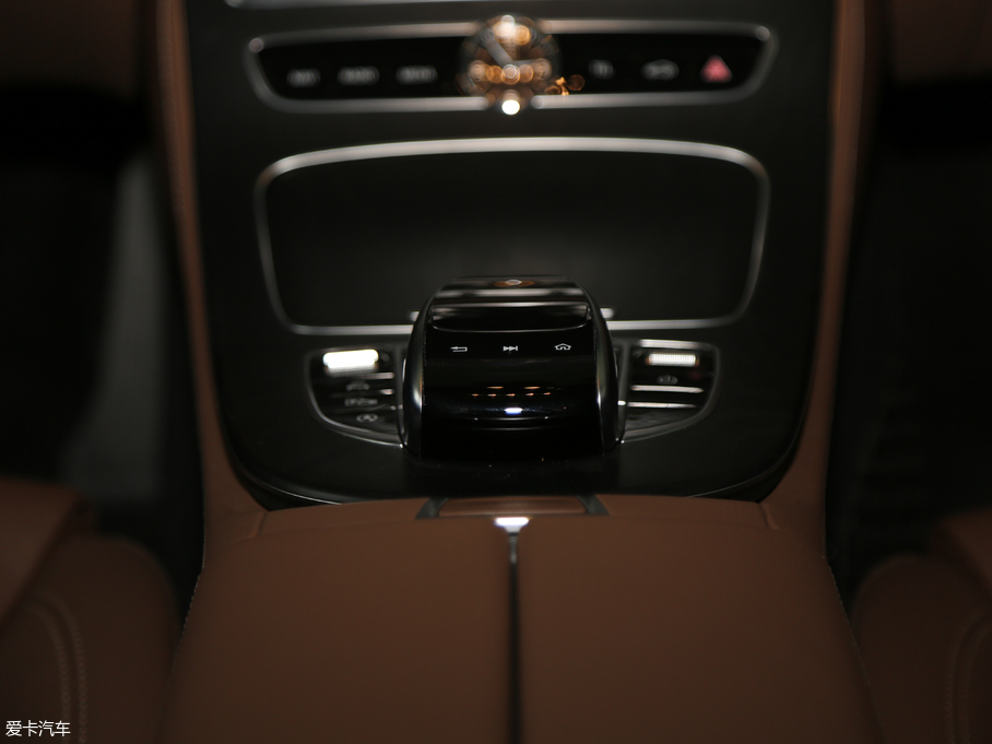 2018YE Ŀ E 200 L \