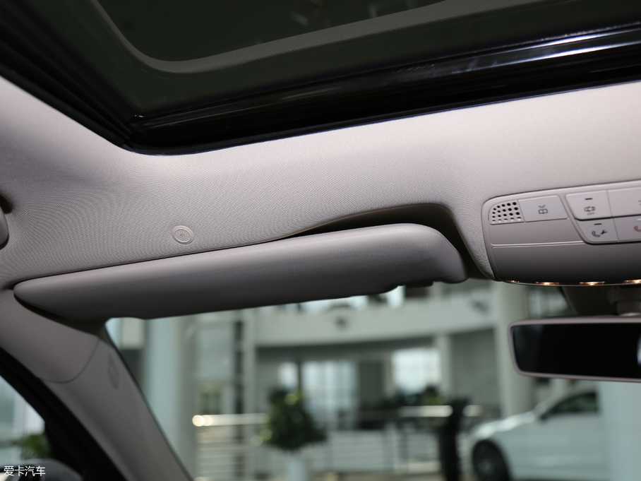 2018YE Ŀ E 200 L \