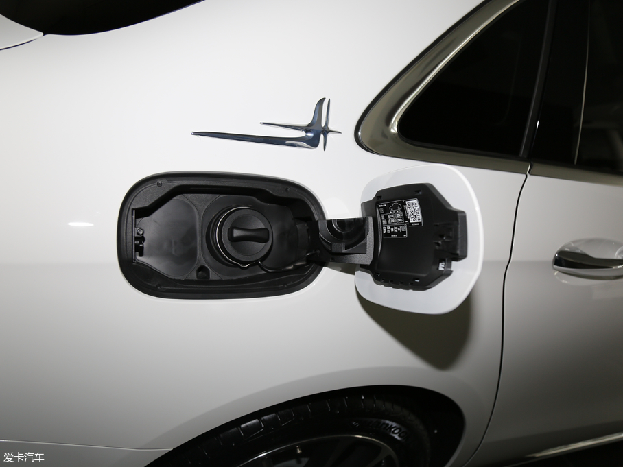 2018YE Ŀ E 300 L A